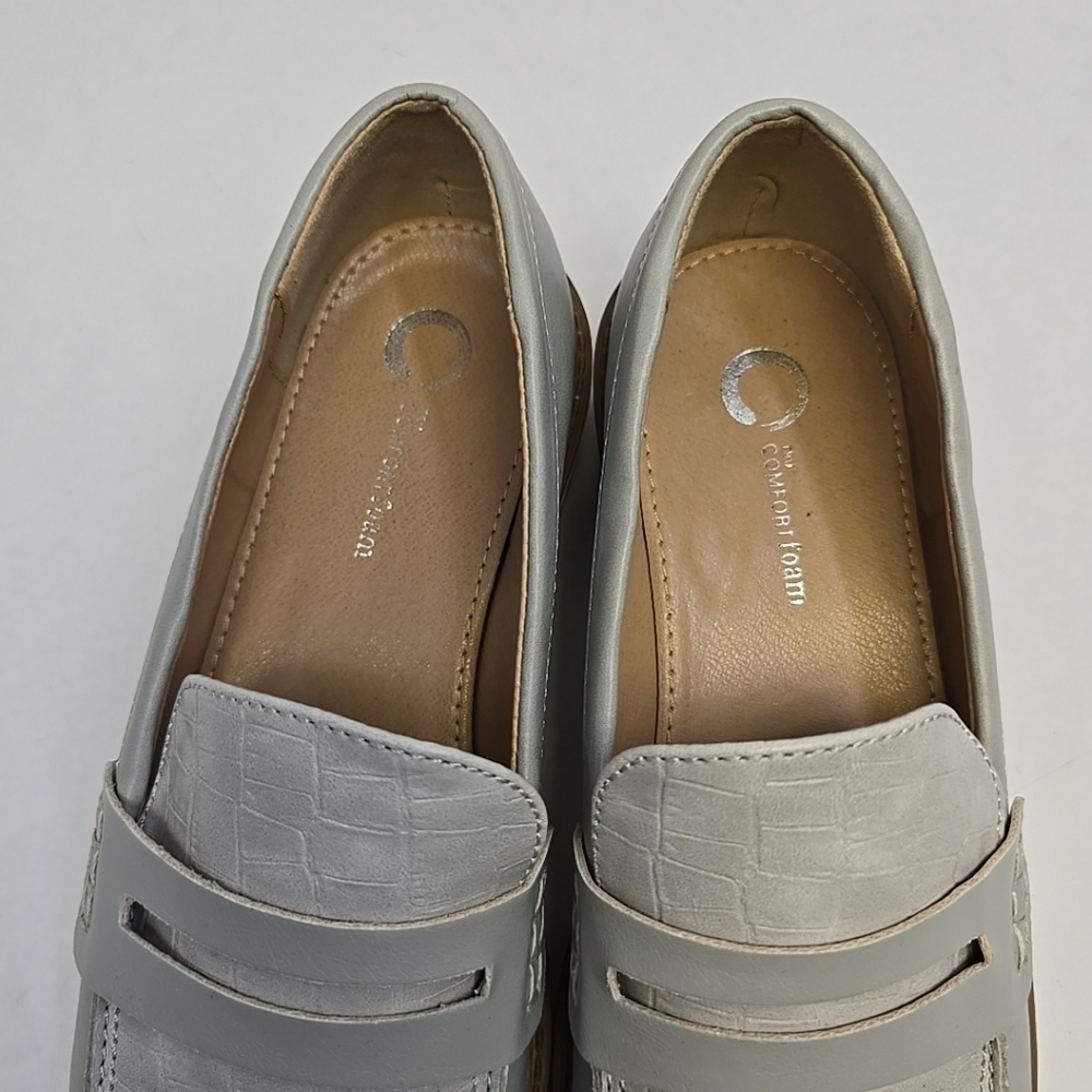 Brinley Co. Women’s Tru Comfort Foam Loafer in Gray Size 8 - Picture 6 of 11